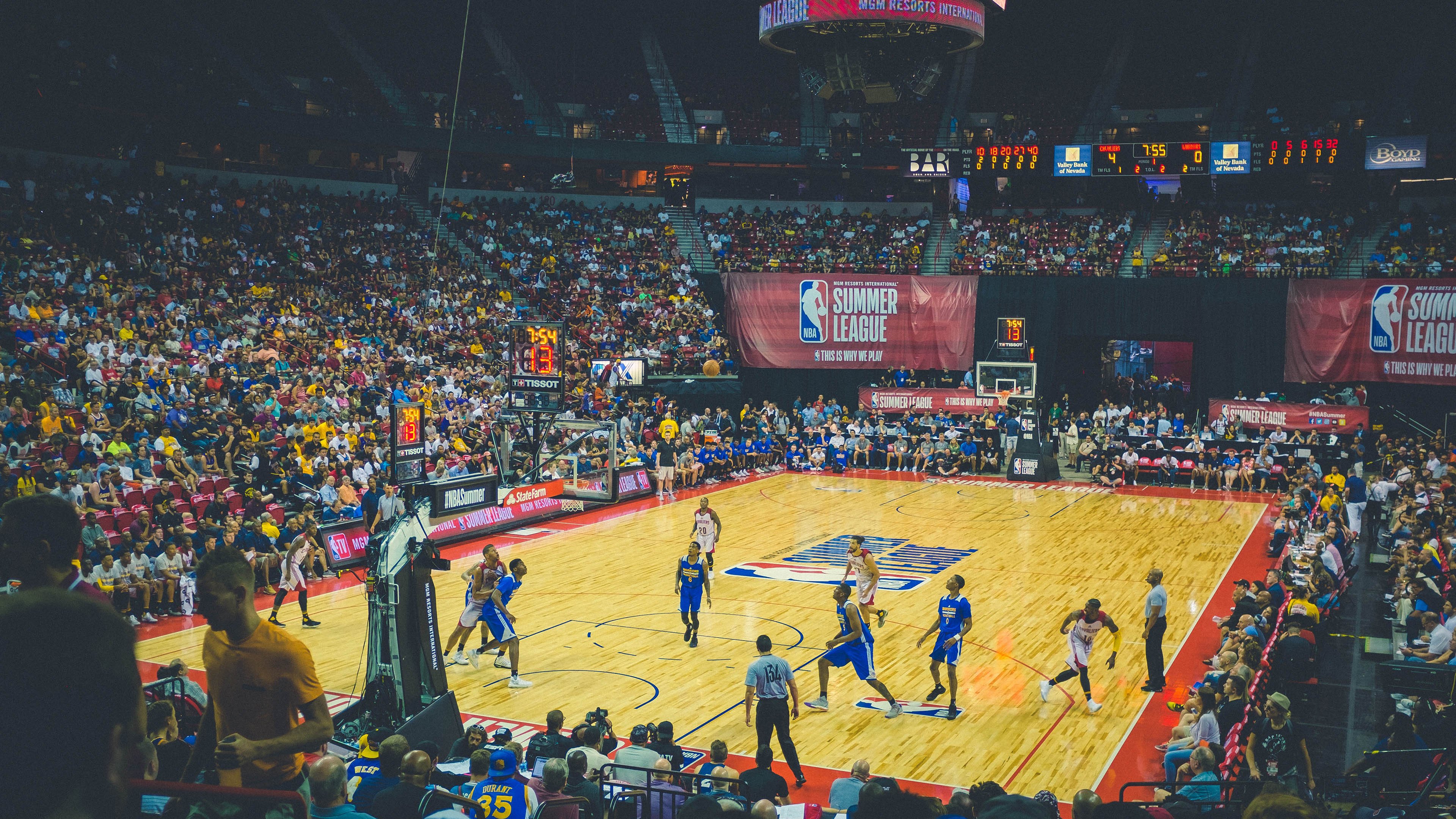 关键一投：决定比赛胜负的压哨投篮，压哨进球